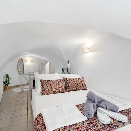 Sunup Lux Villa Oia (Santorini)